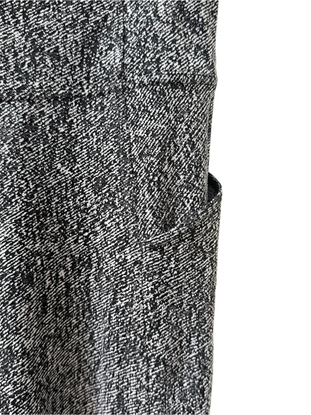 Lululemon Women’s Black Gray White Leggings w Side Pocket! Size 6